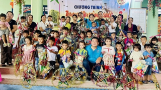 Mang trung thu yêu thương đến với vùng cao xứ Quảng