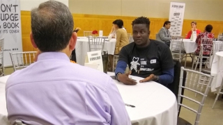 Thư viện lạ kỳ: Tôi không đi tìm sách