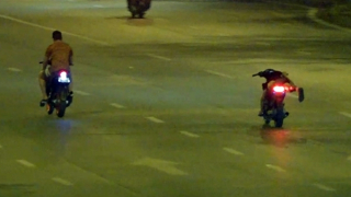 Buốt đầu vì tiếng quái xế nẹt pô ở Hà Nội