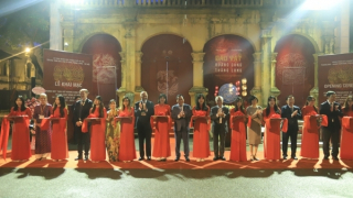 Trưng bày “Báu vật hoàng cung Thăng Long”