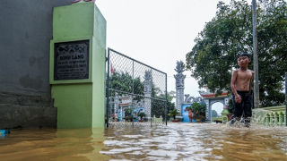Cảnh sống gian nan tại rốn lũ Bùi Xá ngoại thành Hà Nội