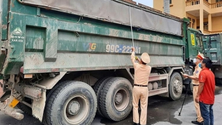 Tăng cường sử dụng thiết bị ghi hình để ngăn chặn xe chở quá tải