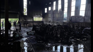 Vụ cháy khiến 3 mẹ con tử vong ở Thanh Oai: Xưởng chăn ga đang sửa mái tôn