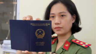 Bộ Công an sẽ in thông tin "Nơi sinh" vào mục bị chú của hộ chiếu phổ thông từ 15/9/2022