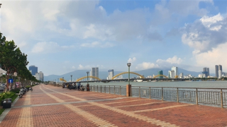 Thí điểm tổ chức Phố đi bộ Bạch Đằng bên bờ sông Hàn