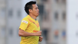 Thầy Park tính toán gì khi gọi Văn Quyết?