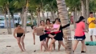Xác minh clip nhóm du khách nữ cởi áo trên bãi biển Hạ Long