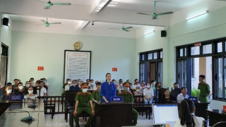 Chồng dùng xăng đốt chết vợ do ghen tuông