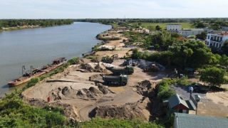 Xử lý triệt để tình trạng kinh doanh cát, sỏi trái phép dọc sông Thạch Hãn