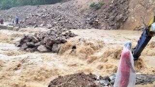 Lũ quét tại Sơn La, nhiều điểm giao thông bị chia cắt