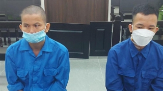 Hai kẻ mua bán người “làm gái” karaoke lĩnh 17 năm tù