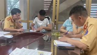 4 tài xế dùng chiêu trò che biển số trên cao tốc bị xử phạt