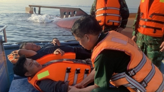 Tìm thấy thi thể thuyền viên mất tích trong vụ lật tàu hàng trên biển Cát Bà