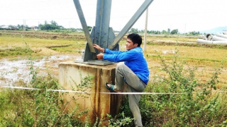 Leo lên trụ tải điện 110kv để tháo trộm hàng trăm thanh giằng, bulong