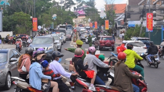 Giải quyết quá tải, Đà Lạt cấm đỗ xe hàng loạt tuyến đường
