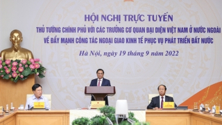 Thủ tướng họp các cơ quan đại diện ở nước ngoài để đẩy mạnh ngoại giao kinh tế