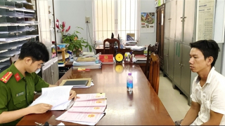 Lên Zalo đặt mua 14 “sổ đỏ” giả thế chấp lấy tiền tiêu xài