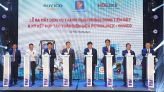 Petrolimex ra mắt dịch vụ thanh toán không dùng tiền mặt