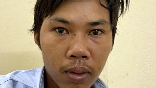 Bắt giữ đối tượng truy nã lang thang ở vườn hoa công viên