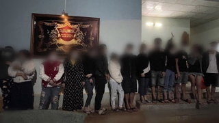 Mở "tiệc" ma túy mừng sinh nhật trong karaoke phố núi