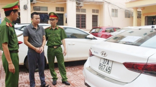 Bóc trần thủ đoạn cặp "doanh nhân thành đạt" chuyên thuê ô tô tự lái