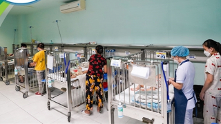 Trẻ nhiễm Adenovirus, khi nào cần nhập viện?