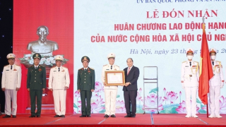 Uỷ ban Quốc phòng và An ninh đón nhận Huân chương Lao động hạng Nhất
