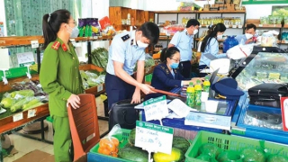 Lỗ hổng trong kiểm soát nguồn cung ứng rau ở siêu thị