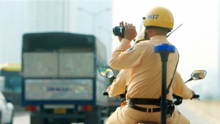 CSGT tuần tra mô tô, ghi hình phạt nguội xe vi phạm trên Vành đai 3