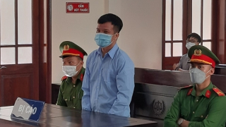 Đâm, chém vợ 19 nhát dao vì ghen tuông