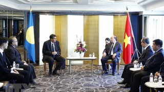 Chủ tịch nước gặp mặt các nhà lãnh đạo dự lễ quốc tang ở Nhật Bản