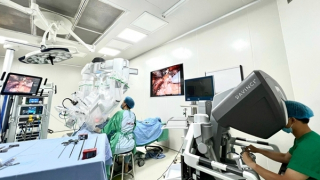 Phẫu thuật nội soi ung thư tuyến giáp qua tiền đình miệng