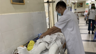 Các bác sĩ hồi sức, cấp cứu sẵn sàng hỗ trợ địa phương ảnh hưởng siêu bão Noru