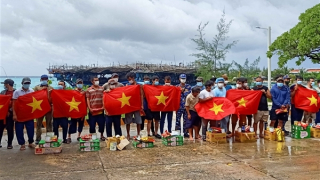 Hơn 1.500 ngư dân vào Trường Sa tránh bão