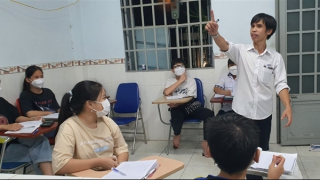 Lớp học đặc biệt của người thầy công nhân