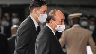 Chủ tịch nước thăm hỏi, chia buồn với Phu nhân cố Thủ tướng Nhật Bản Abe