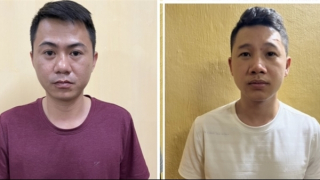 Hai thiếu nữ bị bán vào quán karaoke làm tiếp viên