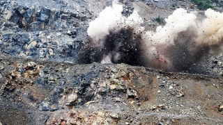 Hai công nhân tử vong nghi cuốc phải mìn