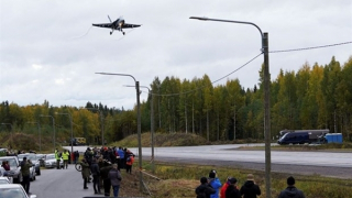Phần Lan phong tỏa cao tốc huyết mạch cho máy bay chiến đấu cất cánh