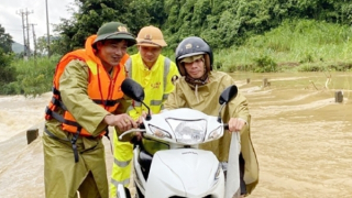 Miền Bắc và Trung Bộ tiếp tục hứng mưa to