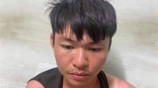 Buồn chuyện ly dị vợ, cướp tiệm vàng để được...đi tù!