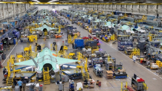 Vì sao quân đội Mỹ dừng  tiếp nhận chiến cơ F-35?