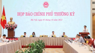 Xây dựng chính sách đãi ngộ phù hợp để "giữ chân" người lao động khu vực công