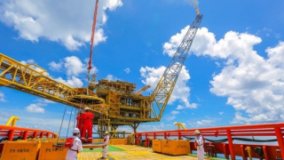 Cần có quy định về lựa chọn nhà thầu cung cấp hàng hóa, dịch vụ dầu khí