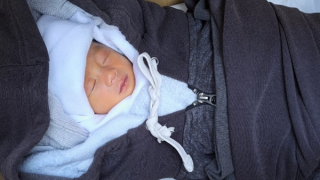 Tìm người thân cho trẻ sơ sinh bị bỏ rơi trong thùng giấy