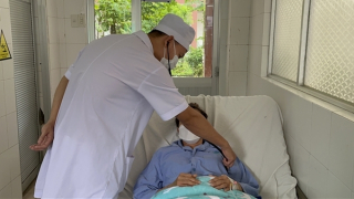 Hai lần cứu sống bệnh nhân sốt xuất huyết biến chứng nguy kịch