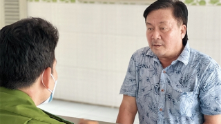 Mua bán hóa đơn khống tiền tỷ rồi trốn truy nã