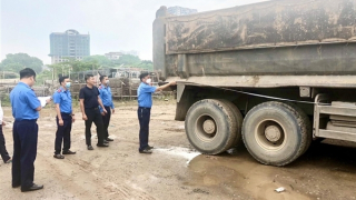 Xử lý mạnh tay xe chở quá tải gây ô nhiễm môi trường