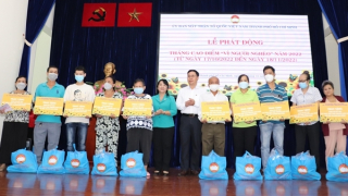Nhiều người dân được hỗ trợ tại Lễ phát động Tháng cao điểm “Vì người nghèo”