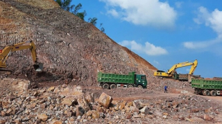 Cao tốc Bắc-Nam giai đoạn 2: Lại là nỗi lo thiếu nguồn vật liệu xây dựng